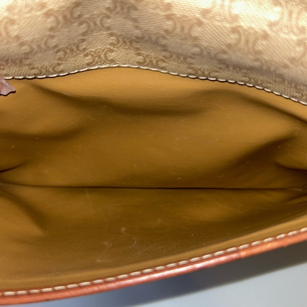 Pre loved Celine Macadam vinyl portfolio crossbody bag - Picture 11 of 15